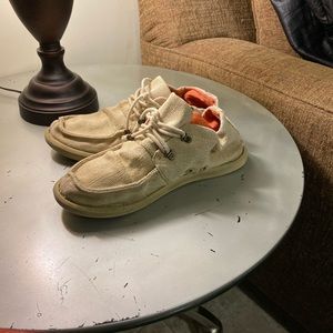 Women’s Sanuk mid cut canvas shoe - size 8